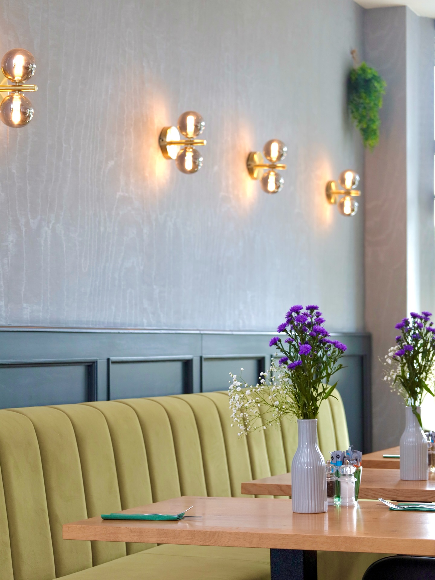 no19kitchenbar_1757847600_3721418223335045130_72676006433